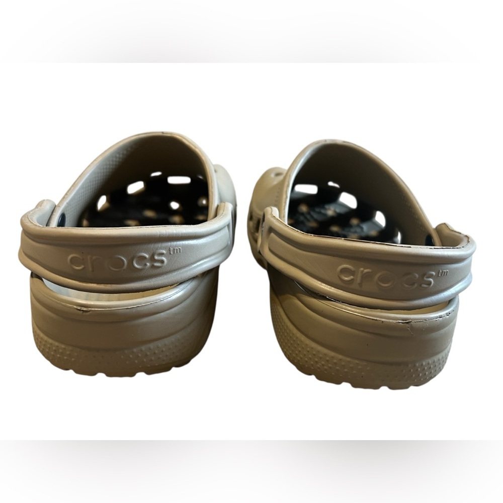 Crocs Classic Clogs Tan Khaki Size 7 Women / 5 Men EUC - Picture 2 of 12